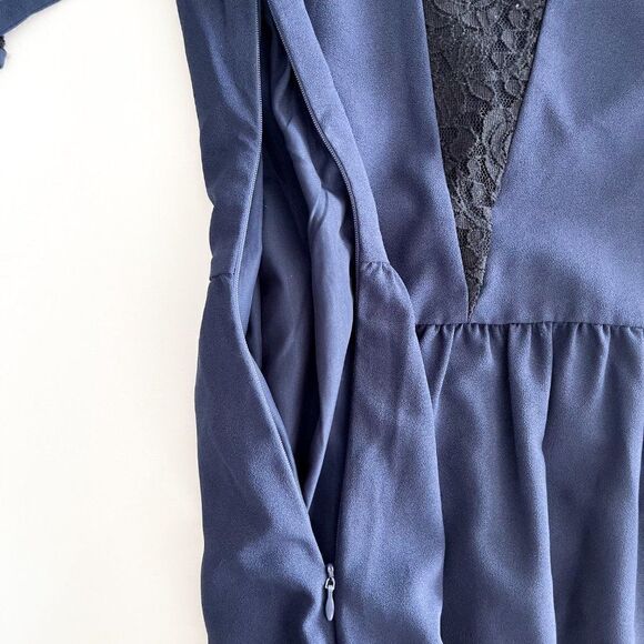 Yumi // Navy lace dress // size 2/4 // EUC - Picture 8 of 11